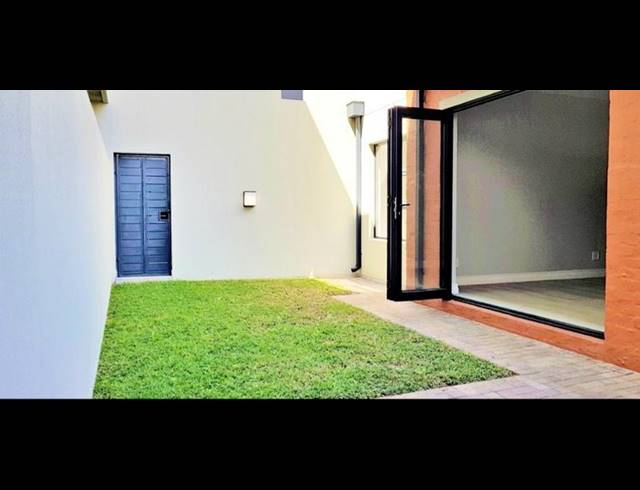 2 BEDROOM APARTMENT FOR SALE IN MENLO PARK